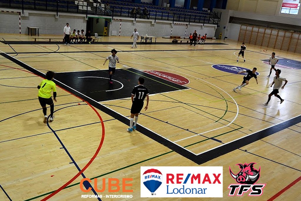 ⚽ CRÓNICA: Gran victoria de los Juveniles de <a href="/remaxlodonar/">Grupo REMAX Lodonar</a> TFS. El equipo de Guille venció por 3-1 a Paraíso SSCC con goles de Rodrigo, Miguel y Nico. Derrotas de Cadetes e Infantiles.⚽ <a href="/cubereformas/">CUBE ARQUITECTURA</a>  #Torrelodones #LetsGoBoars #futbolsala #futsal
wordpress.com/post/torrelodo…