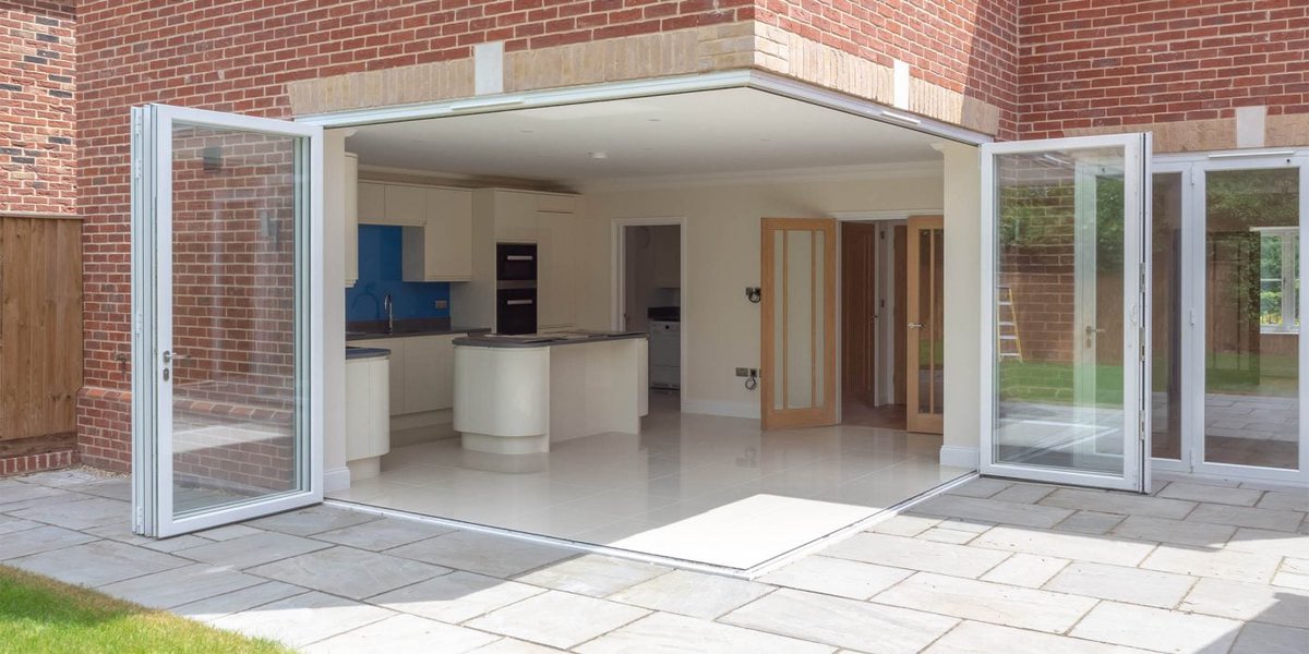 granarydev's tweet image. Featured Property: Plot 10 - #VictoriaHeights #Melbourn #Hertfordshire.
5 Bed Detached House, 4 Bathrooms, 3 Receptions, 2484ft².
This brand new property is currently our show home. Every luxury feature we offer comes as standard!
Visit granarydevelopments.com/zgvd for more details.