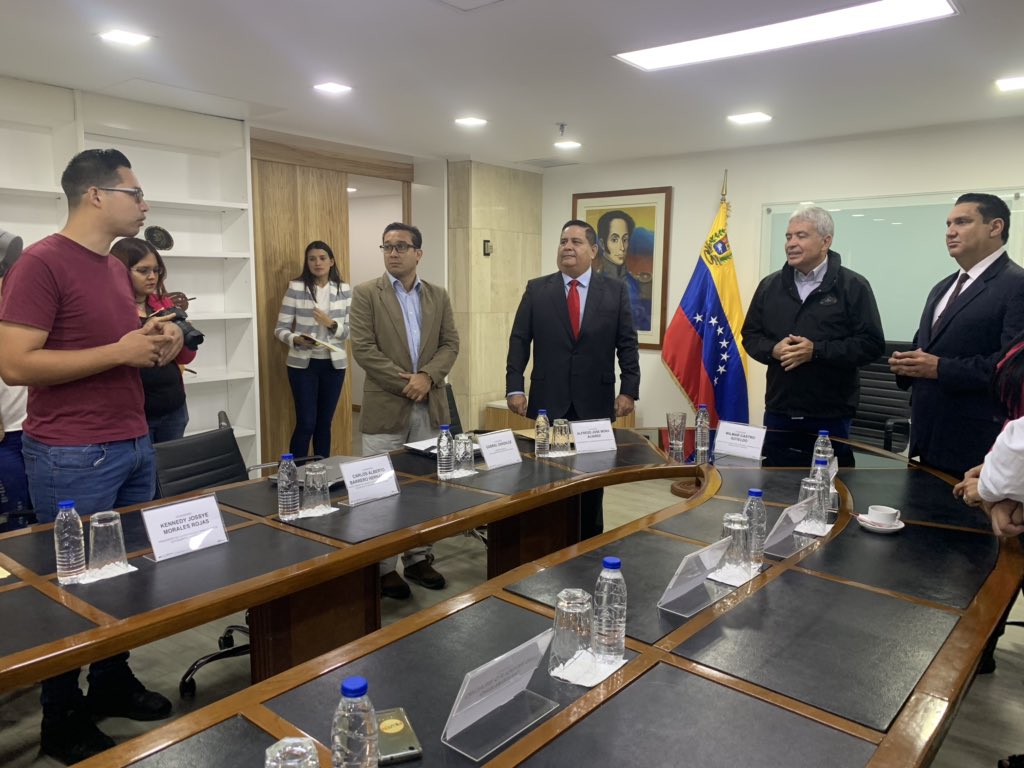 renriqueramos's tweet photo. Iniciamos los festejos de los 46 años de fundación de nuestra universidad experimental Simón Rodríguez con la firma de convenio con la corporación del café y nuestra universidad desde despacho ministro Castro soteldo !! https://t.co/tzKAT2dovW