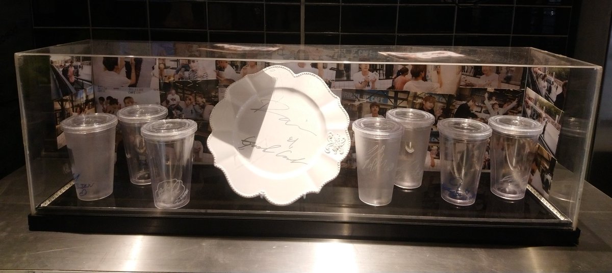 tsaiori's tweet photo. 🌟I finally got to see BTS brick live cafe in show DC (Bangkok)!🌟 https://t.co/Xyg8uw704i