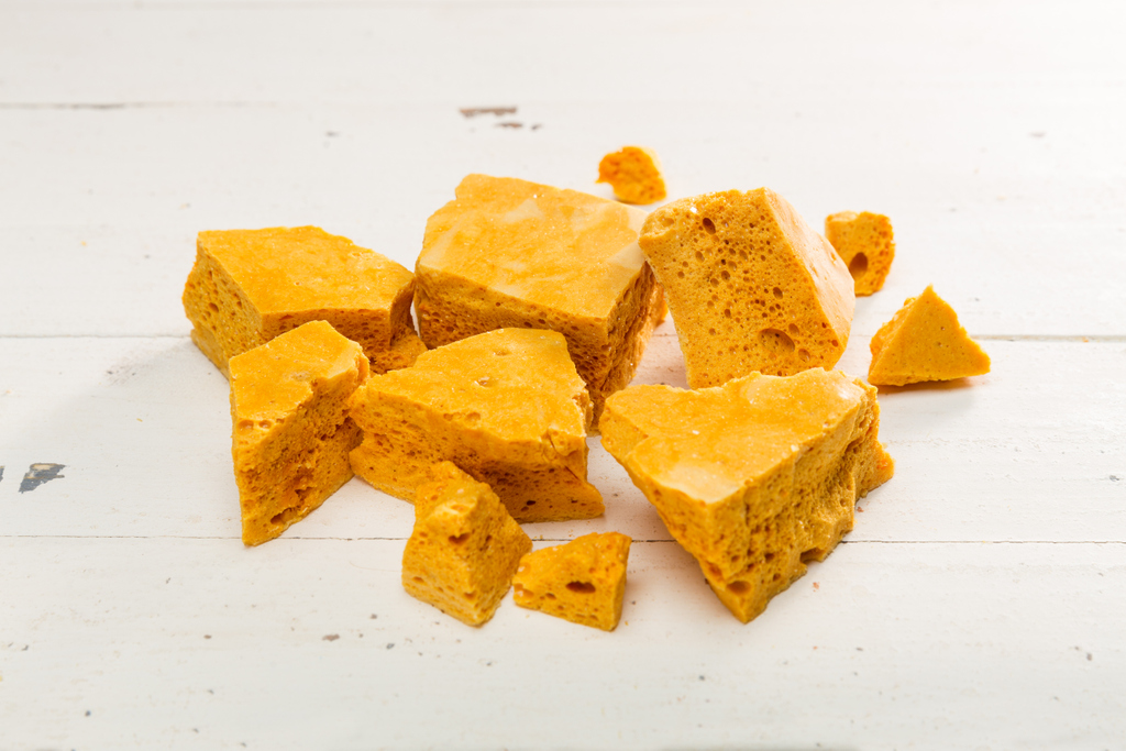 FamousTaffy's tweet photo. Created from an heirloom recipe, this time-honored confection is a candy purist’s delight. With a pronounced initial crunch, our Sea Foam Candy melts in your mouth to a smooth, fully caramelized finish. 

Have you tried this unique culinary confection? https://t.co/SavjgwDDh0