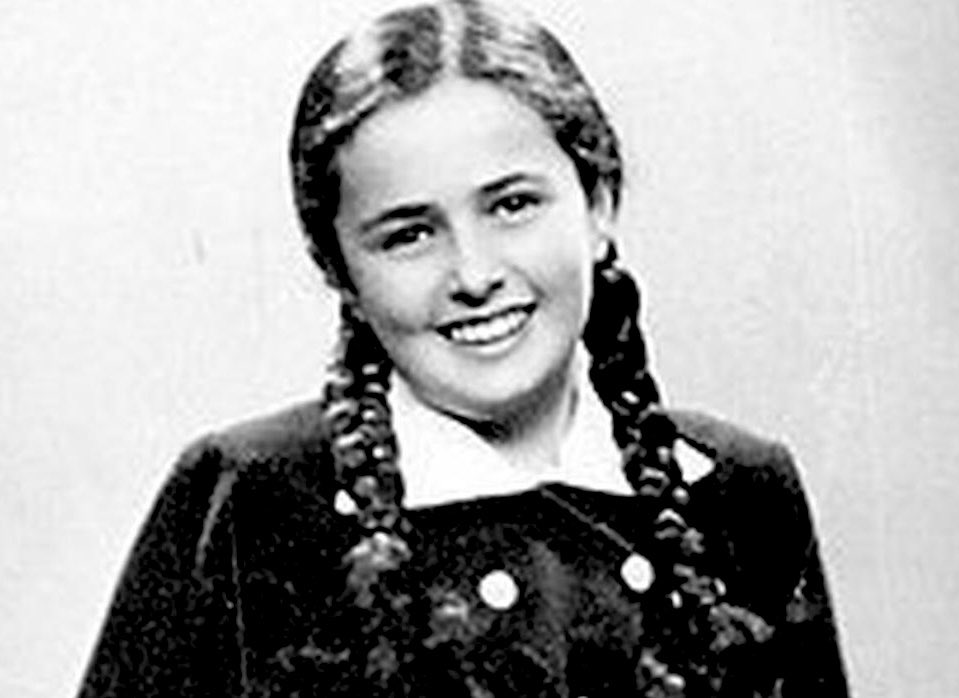 Estoy en Jerusalén para conmemorar los 75 años de la liberación del campo de exterminio de Auschwitz-Birkenau, donde fue asesinada Eva Heyman cuando tenía 13 años. Los invito a seguir a eva.stories en Instagram para conocer su historia. instagram.com/eva.stories?ig… 

 #WHF2020JLM