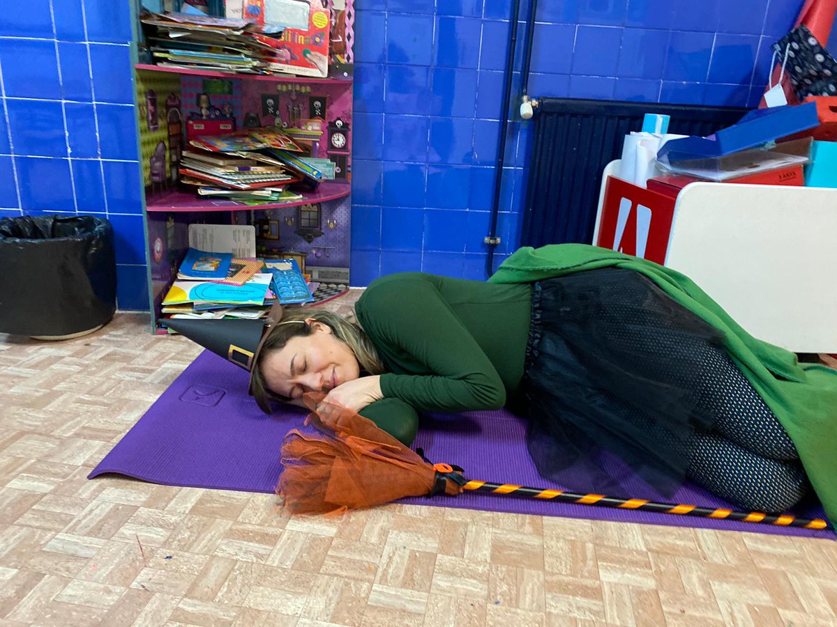 csabea1's tweet image. Emprendemos nuestros proyecto emocional. Las brujas también tienen miedos...