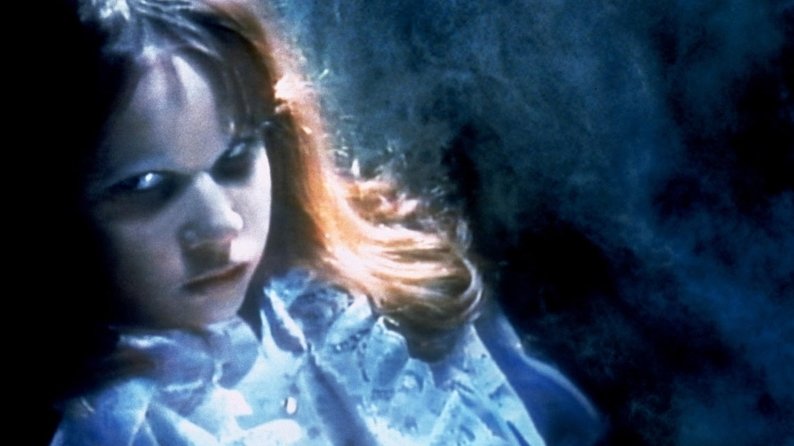 Happy birthday to Oscar-nominated horror queens Linda Blair and Piper Laurie! 