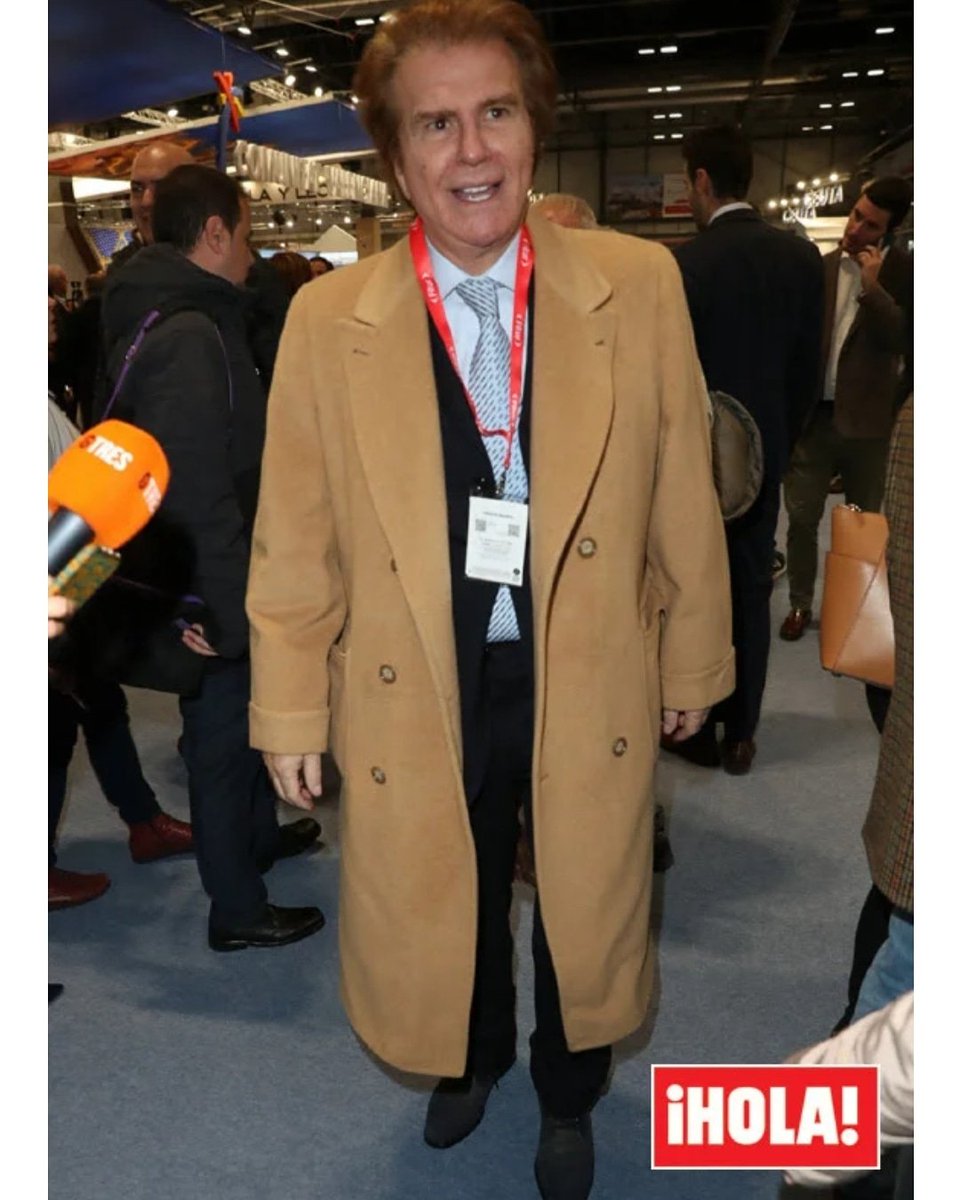 arrocet_fans's tweet photo. Edmundo en la 40 edición del Fitur en Madrid con nuevo cambio de look. https://t.co/fvpTUPwJX3