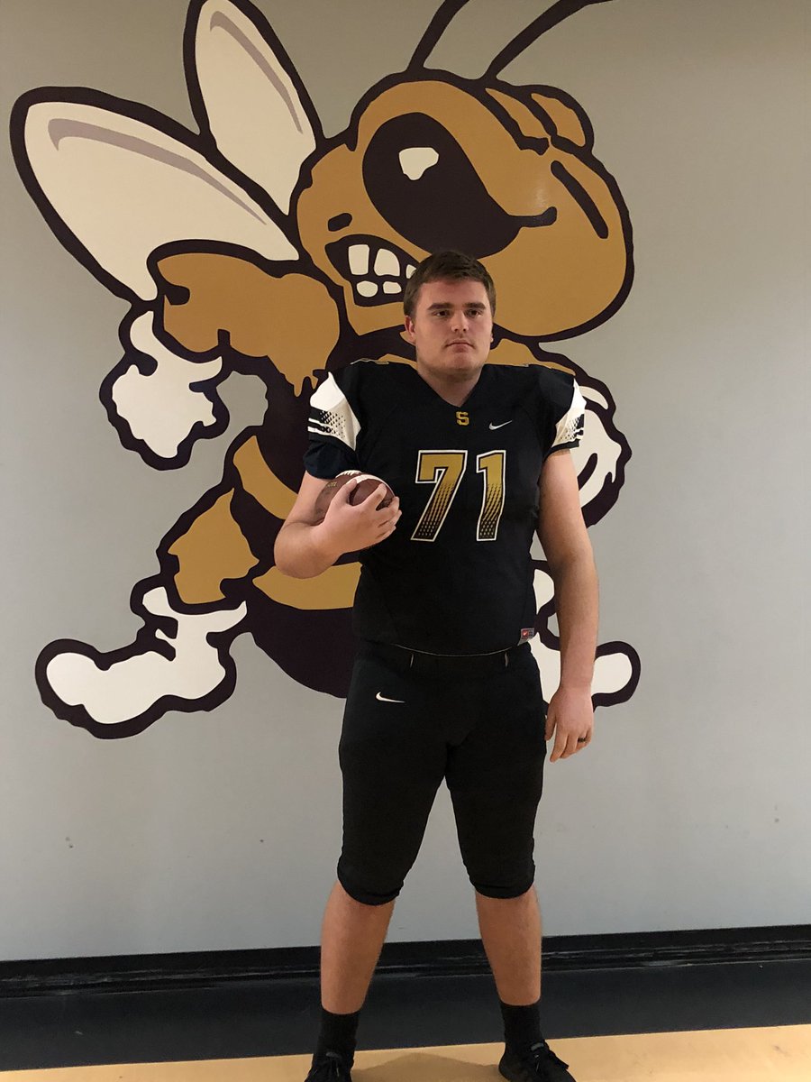 chooooska's tweet photo. Committed‼️ Thank you @CoachCarlson_OL  and @CoachPenn  for this opportunity @CoachVLunsford  @KGCoachMcDonald @CoachMutter @DLambo_25 https://t.co/x2jW3Cyz6n