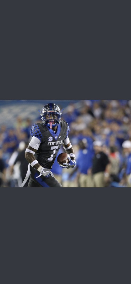 goatmccray5's tweet photo. Blessed to receive my 5th Offer from the University Of Kentucky🔵⚪️@GasCrew7v7 @CoachJonSumrall @Rivals @ChadSimmons_ @UKFootball @RivalsCampDPP @RivalsFriedman @EHScoachJones @CarsonCole19 @EHS__Football https://t.co/tkbgfQIlaK