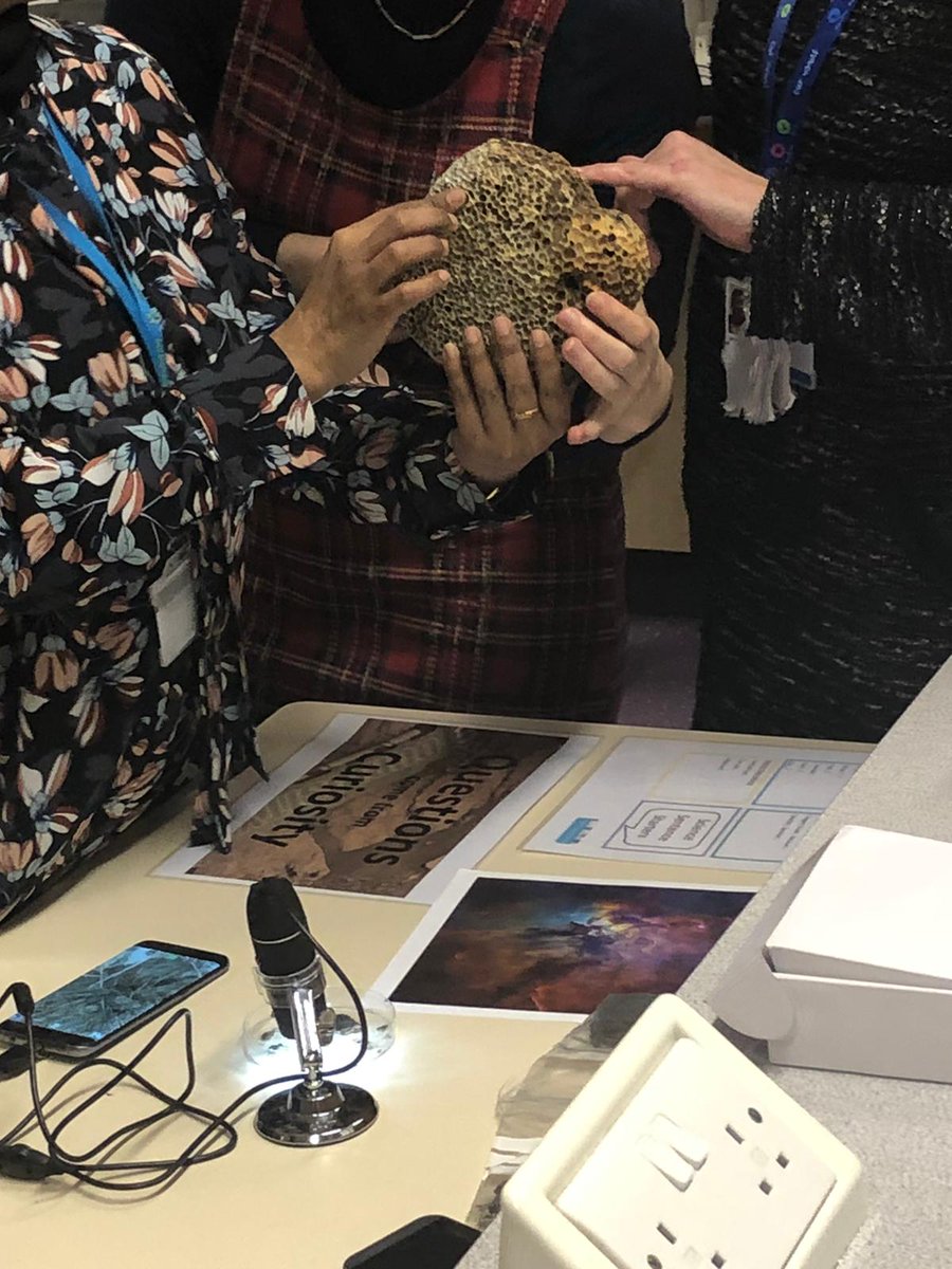 Glazgow's tweet image. Really enjoyed delivering CLPL to a brilliant group of primary teachers from across @EastRenCouncil this evening. Focusing on curiosity, developing scientific questions and Science Enquiry. 

#ERCSTEM