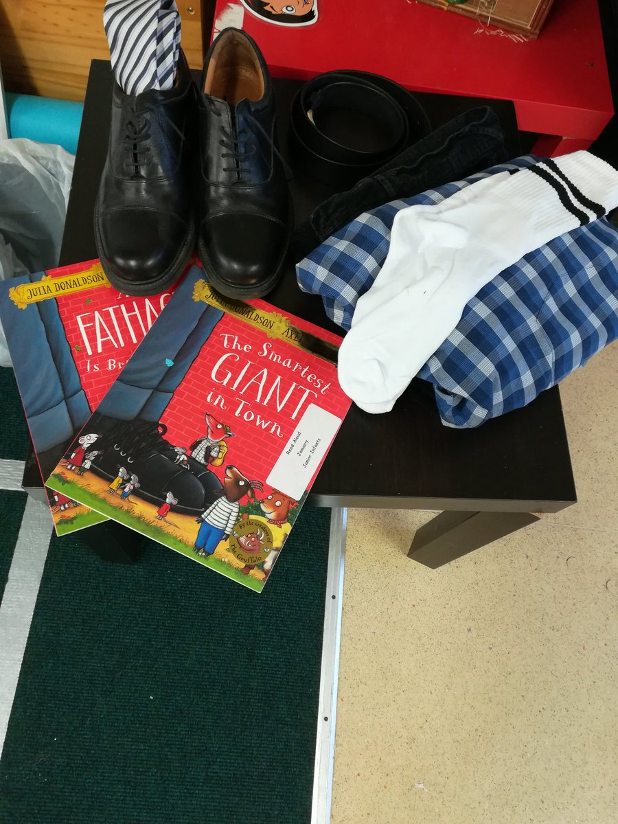 msboylansclass's tweet photo. Our read aloud book this week is The Smartest Giant in Town. We found some rather large items in our room today... We think George the Giant may have left them for us to explore. We are going to listen to the story in English and as Gaeilge an tseachtain seo. https://t.co/OaKbtBkTis