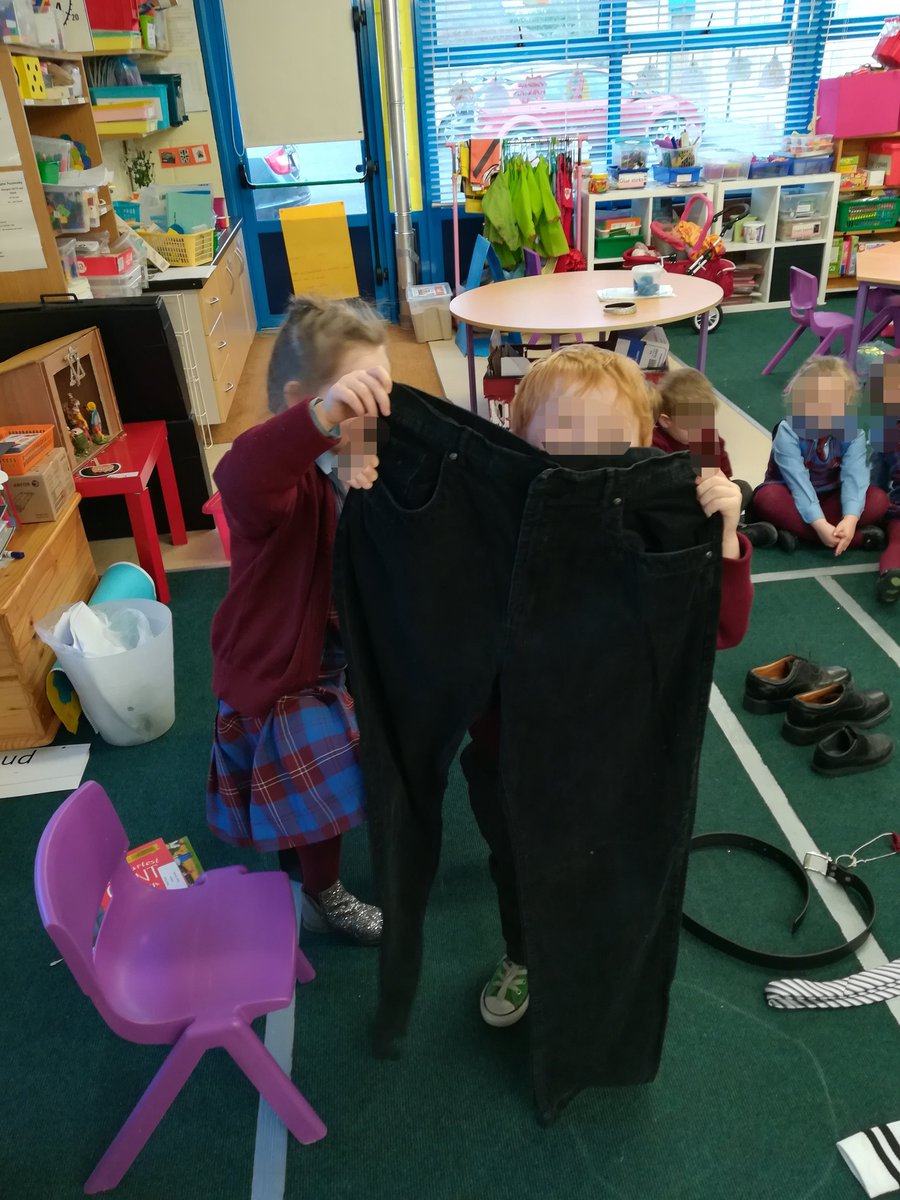 msboylansclass's tweet photo. Our read aloud book this week is The Smartest Giant in Town. We found some rather large items in our room today... We think George the Giant may have left them for us to explore. We are going to listen to the story in English and as Gaeilge an tseachtain seo. https://t.co/OaKbtBkTis