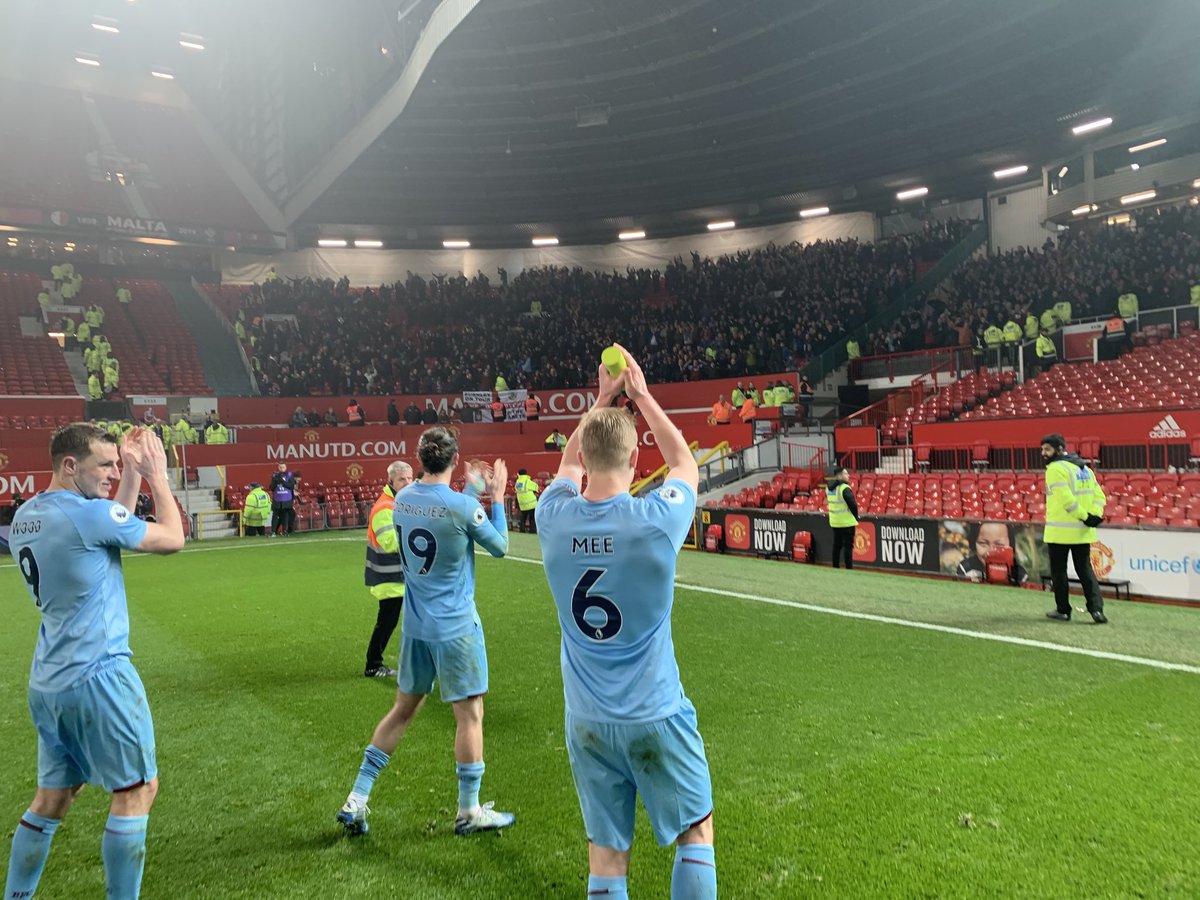 BurnleyOfficial's tweet photo. Scenes 🙌 https://t.co/hAudQ3sL2l