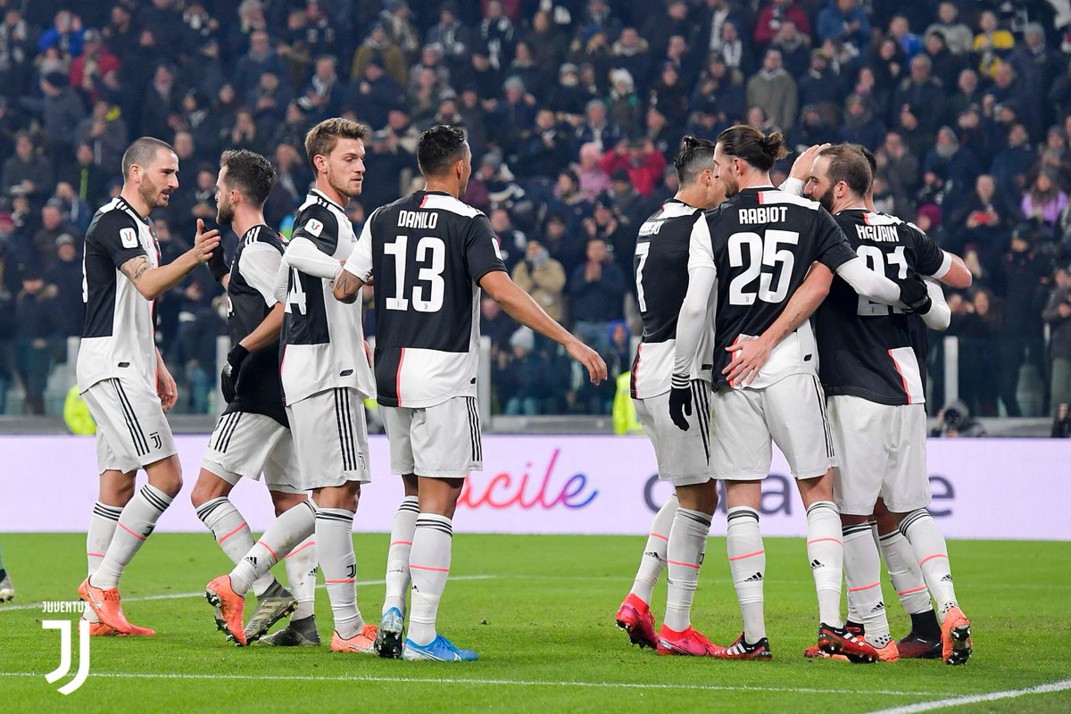 juventusfc's tweet photo. #JTrivia 🤔

Era dal 19** che la Juventus non andava in gol in 41 o più gare interne consecutive - in tutte le competizioni.

Chi indovina la data?

#JuveRoma https://t.co/0vOK9bVjI0