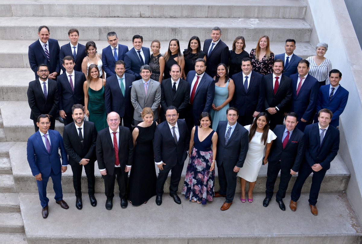 AriadnaSanahuja's tweet photo. Los alumnos del #multinationalmba #mmba de @ESADE y @UAI_CL se graduaron el pasado sábado en Santiago. Un placer haber estado los últimos 13 meses rodeados de un grupo espectacular de personas. Felicitaciones a tod@s! #graciasportanto #estonoseacaba https://t.co/qNqNfhxRH7