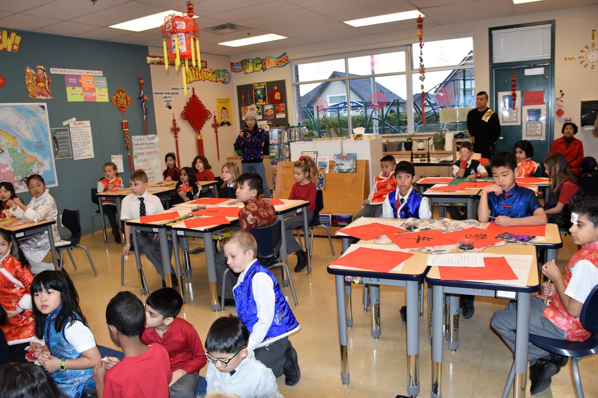 Our Junior School students learned about and celebrated Chinese New Year this morning at assembly and in their classes. Thanks to our parents for helping coordinate great presentations. #sridge #juniorschool #happychinesenewyear