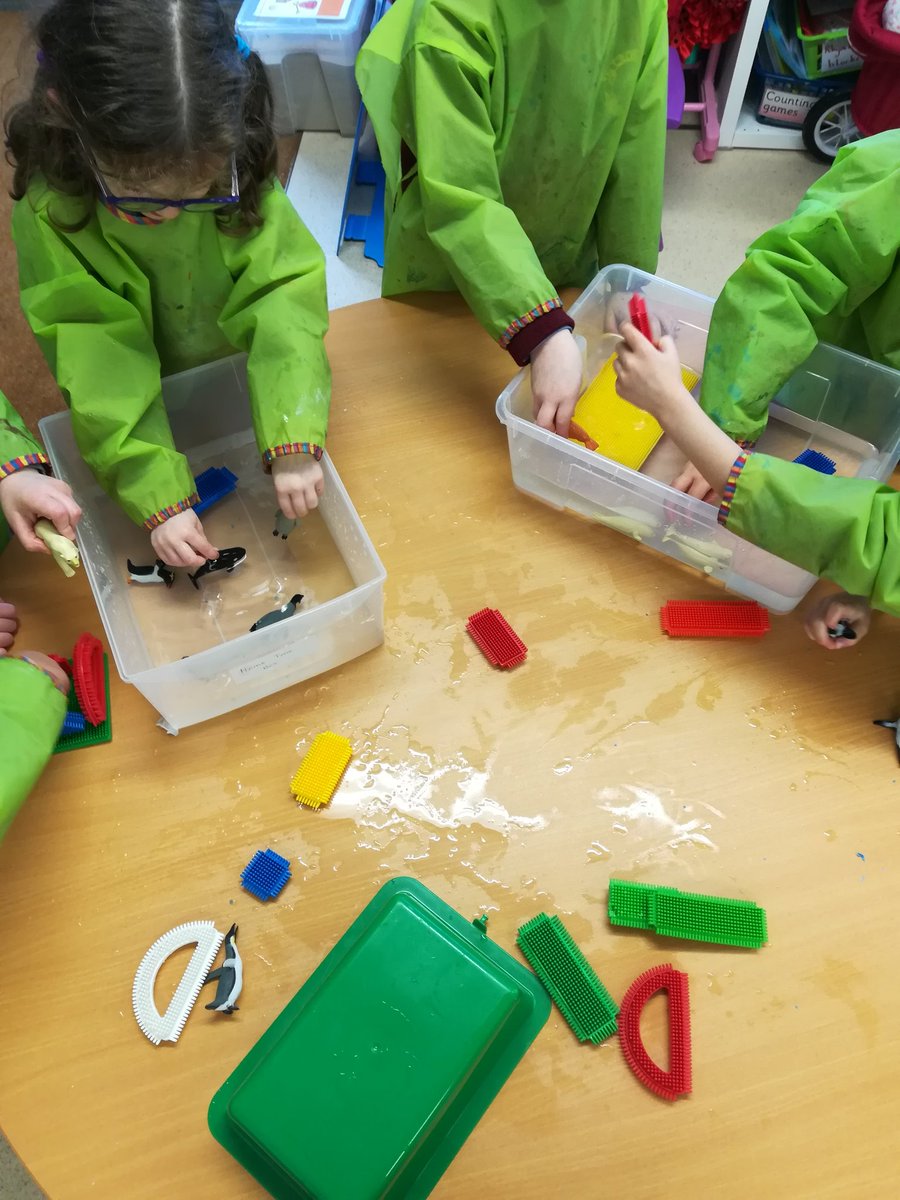 msboylansclass's tweet photo. Our Aistear theme this month is the Arctic. We have animals from Arctic and antarctic in the investigation station with ice and water. The children are ice fishing in the role play area and building igloos at the construction station. https://t.co/0wNkAGAth7