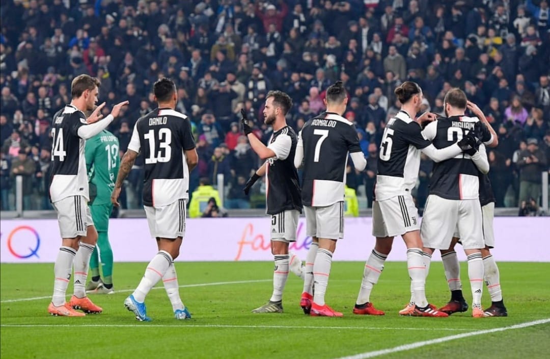 Miralem_Pjanic's tweet photo. Soffriamo insieme, vinciamo insieme🔥
#JuveRoma #CoppaItalia #Pjanist 🎹 https://t.co/jgAnCsPsVf
