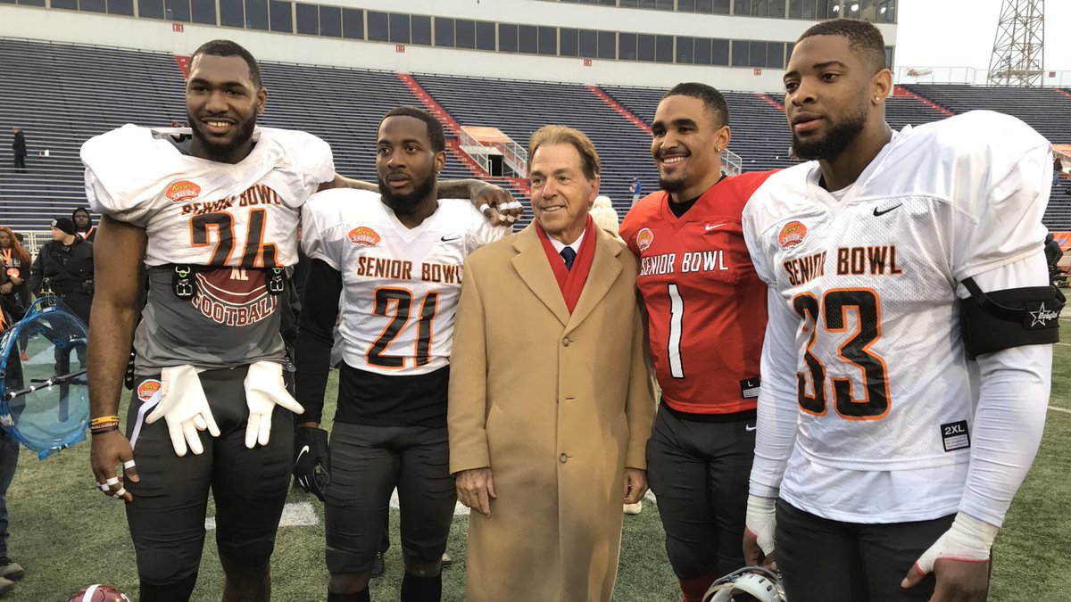 Charlie_Potter's tweet photo. Jalen Hurts joined Nick Saban and #Alabama’s Senior Bowlers for the annual post-practice group photo. https://t.co/JAKgtDZyzs