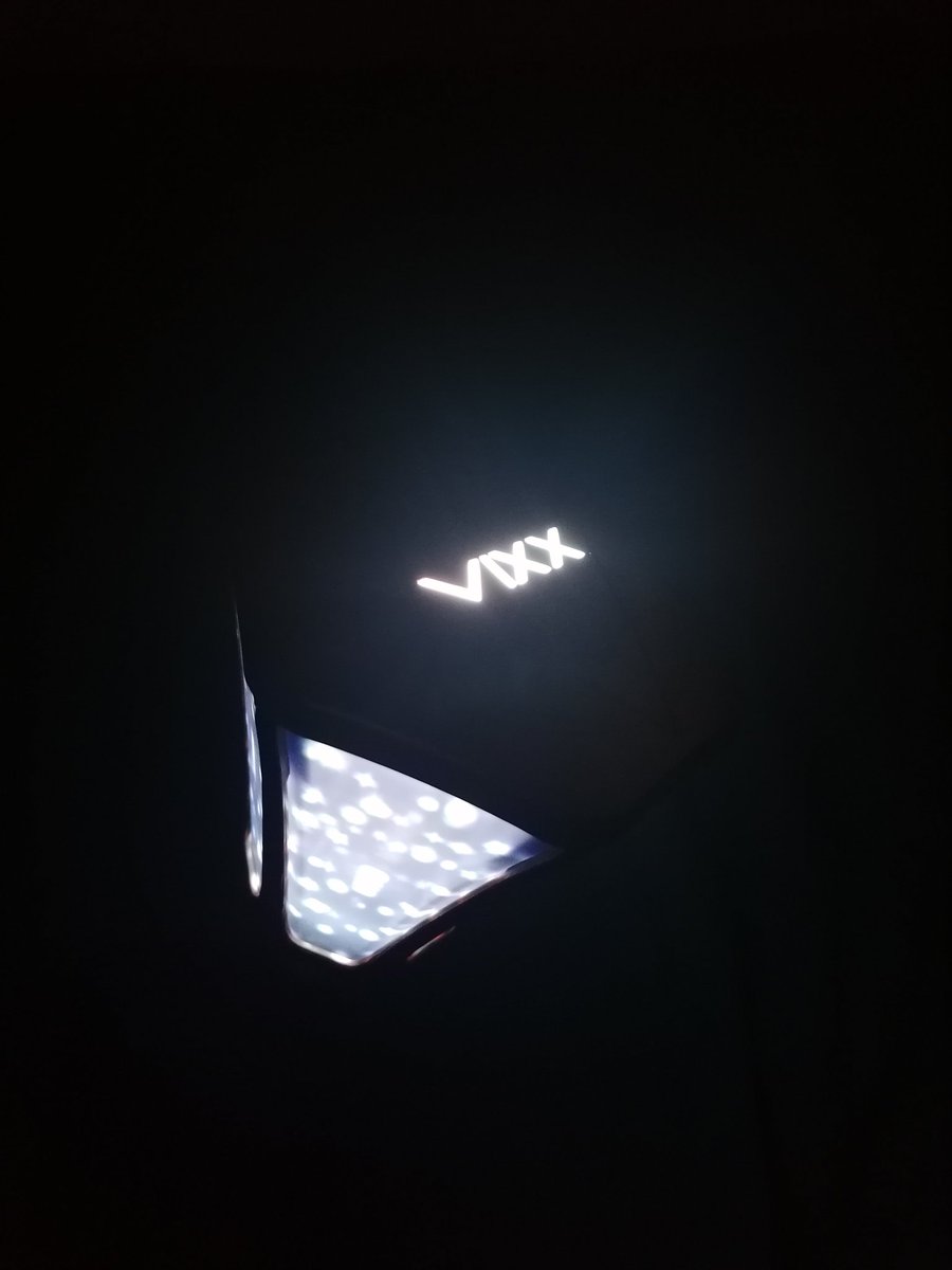 PiedPiperTookMe's tweet photo. @vixxsaranghaeyo I love how bright it looks in the dark, like actual Starlight
#VIXX #StarlightStick https://t.co/6GfWLHcoLv