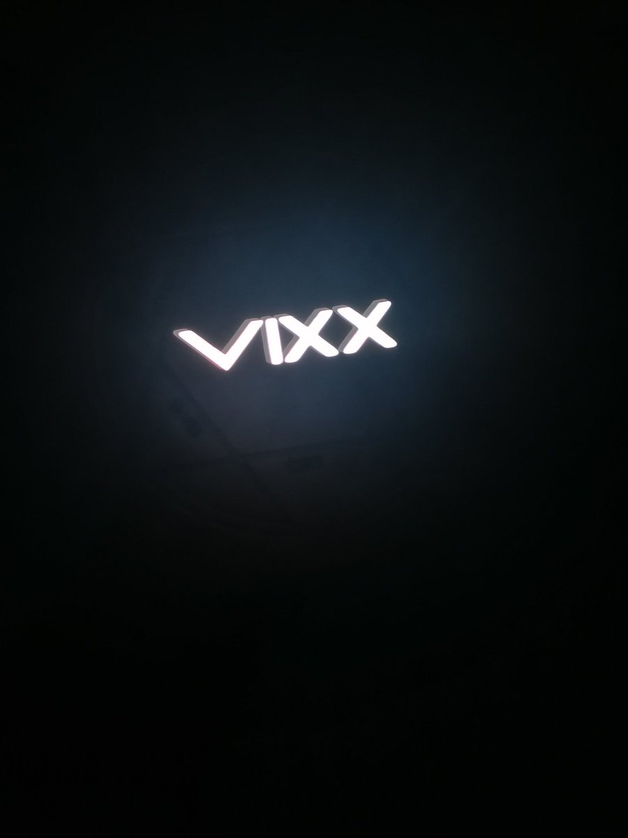 PiedPiperTookMe's tweet photo. @vixxsaranghaeyo I love how bright it looks in the dark, like actual Starlight
#VIXX #StarlightStick https://t.co/6GfWLHcoLv