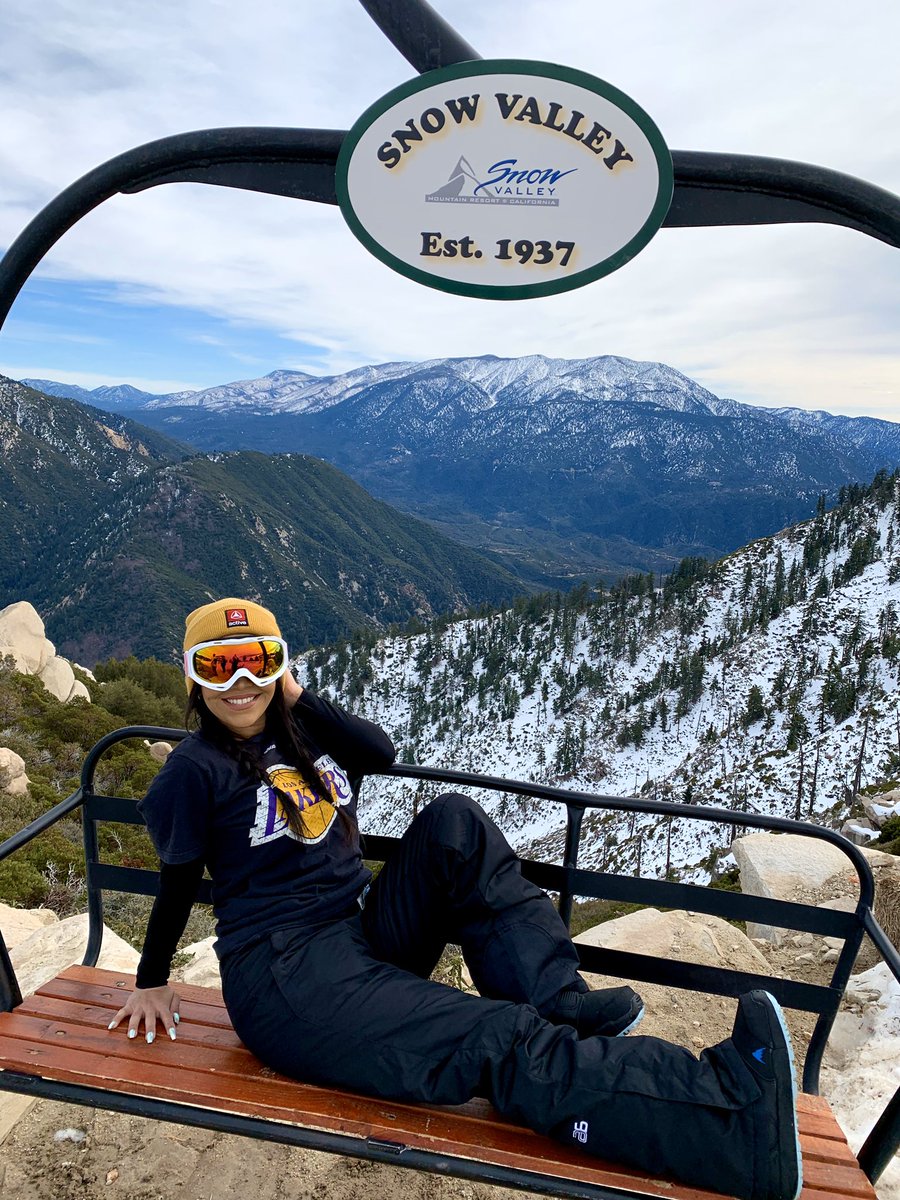 NissaLuvLA's tweet photo. I Love my new Snowboard, she dope af! ��💜💎🌹 #itrepresentsme #Snowvalley #Lakers https://t.co/Cb30IsFtFr