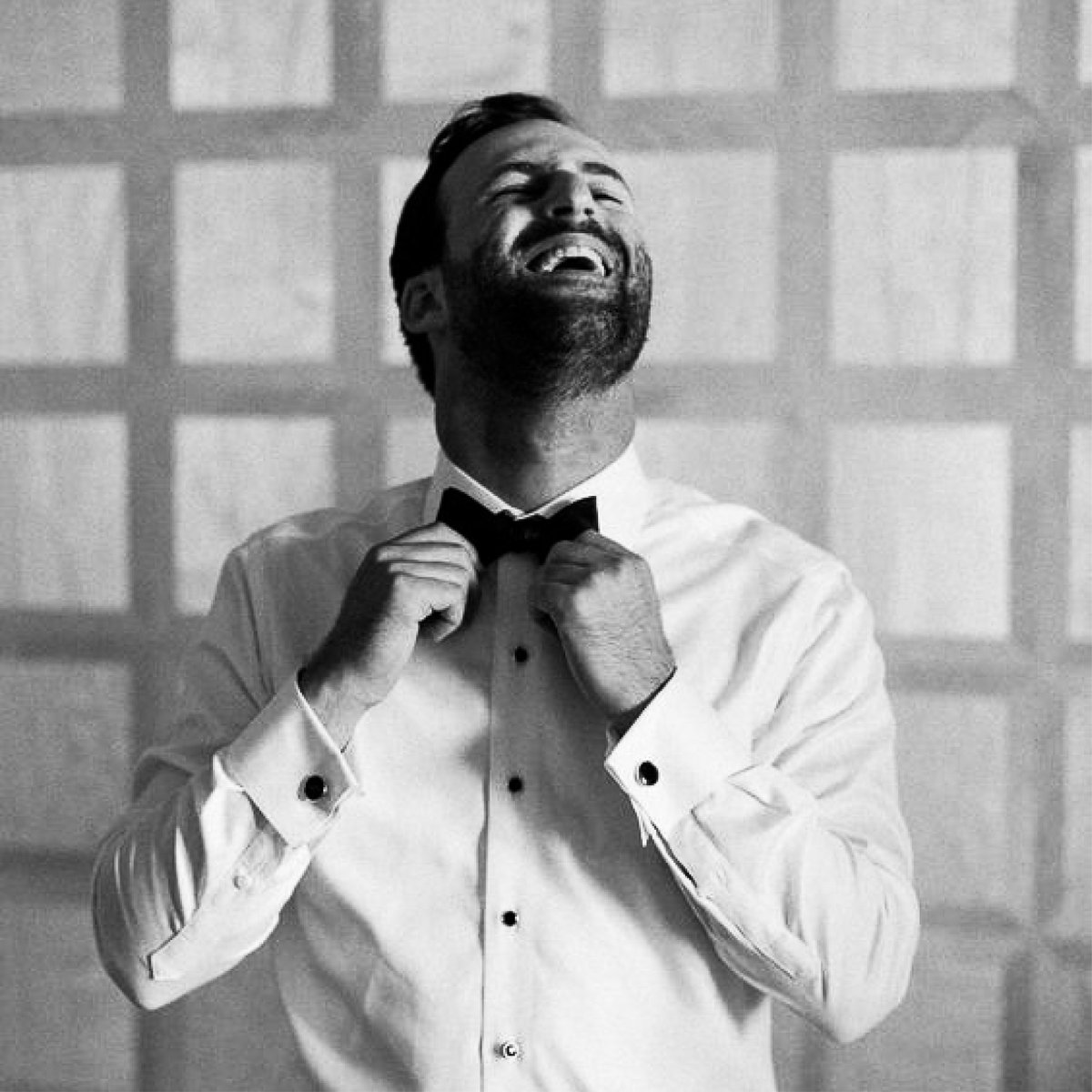 Do you know how to tie a bow tie? If you aren't confident, the one rule all men need to follow: never wear a pre-tied bow tie. 

#bowtie #rmgstaffing #bow #uniform #miami #miamibeach #staffingagency #miamistaffing #men #waiter #bartender #hospitality #miamijobs