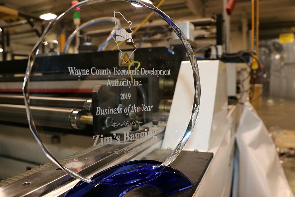 ZimsBagging's tweet image. Zim's is proud to receive the 2019 Business of the Year Award by the Wayne County Economic Development Authority Inc.