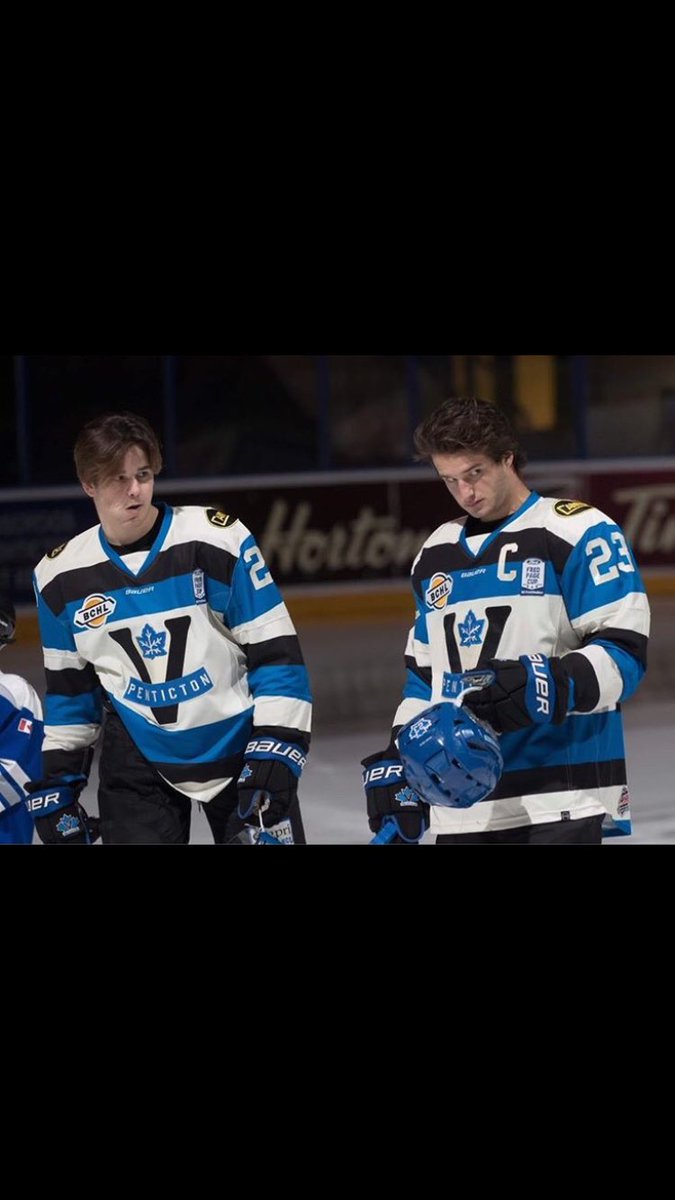 lsillinger's tweet image. Exited to play College Hockey next year at Bemidji State University! Thank you to my family &amp;amp; friends, teammates &amp;amp; coaches who have supported me along the way. @BSUBeaversMHKY @PentictonVees