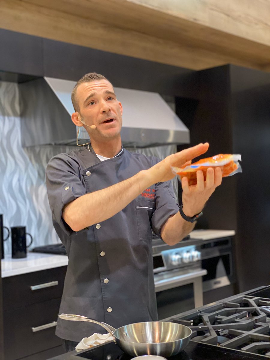 SKSappliances's tweet photo. Donβt miss it! ππΌ Chef Nick will be performing LIVE cooking demos at our booth today starting at 11am! Come join us in booth # C8101 for some delicious eats π₯©π΄ #KBIS2020 #IBS2020 #LGforBuilders #NKBA #NAHB https://t.co/D9tvR3DTac