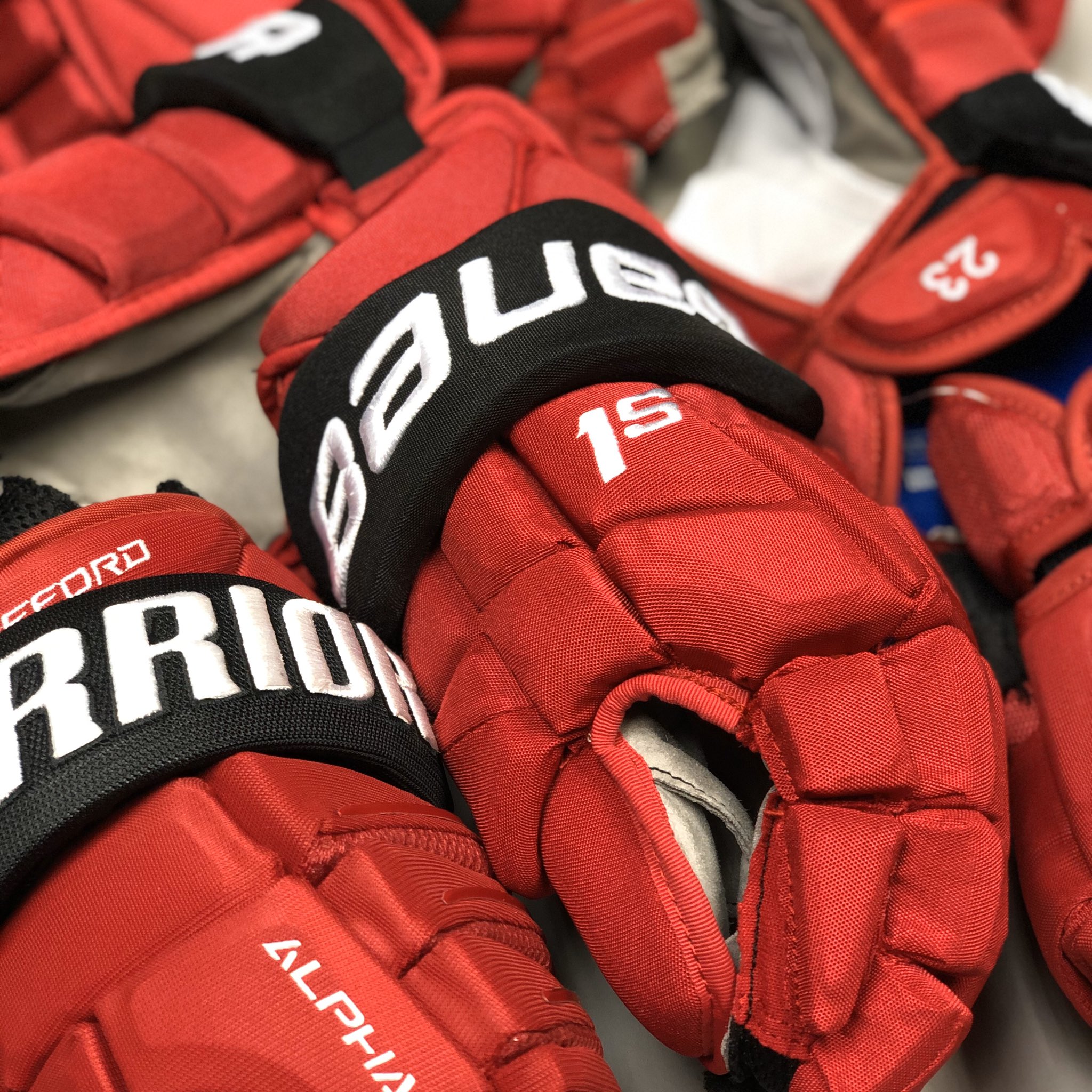 New #ProStock gloves from the New Jersey Devils have been added to  inventory! New gloves from Bauer, CCM & Warrior are now available – only…