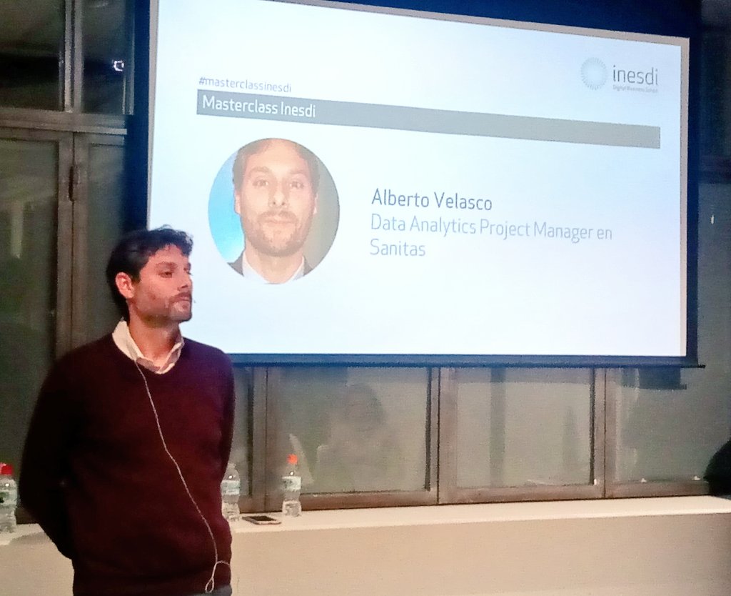 Inesdibts's tweet photo. Ahora Alberto Velasco, Data Analytics Project Manager en @sanitas
nos habla de #geomarkering en micromercados ¿Puedo adaptar mi negocio en función de lo que ocurre en el entorno? #Masterclassinesdi https://t.co/sh4dLFW5di