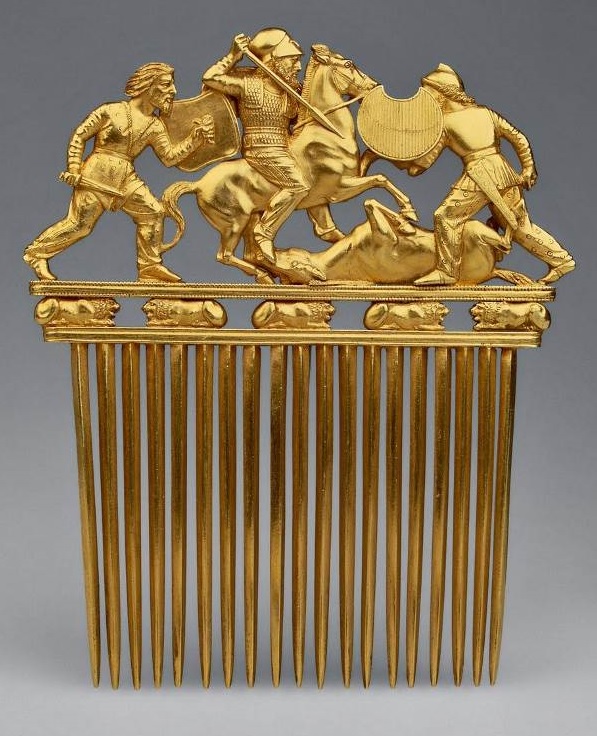 Journal of Art in Society on Twitter: "The Golden Comb of the Scythians,  with elegantly-attired fighting warriors above a frieze of reclining lions,  early 4th century BC, discovered in 1912-13 in intact