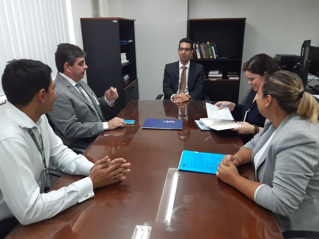 mpcontasrn's tweet photo. UERN e TCE/RN voltaram a conversar sobre processos em tramitação referentes a servidores da universidade estadual https://t.co/mHmWgSzic5 https://t.co/G0p9NYKqTj