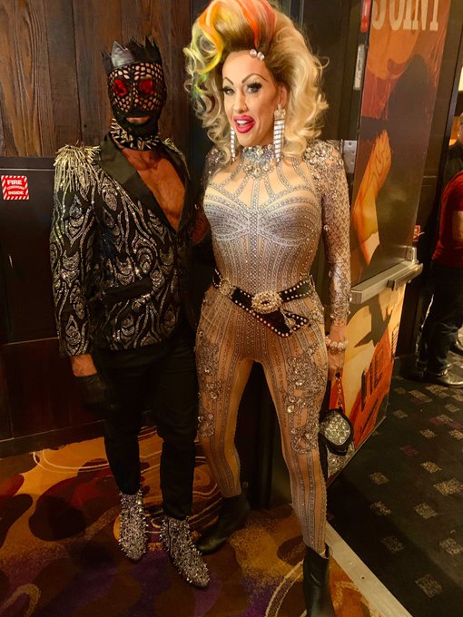 Serving lewks on the red carpet for the @GayVN awards @DJChiChiLaRue @KillianAdam @mrPam https://t.c<a class="tags" href="/tag/gayvn">@gayvn</a>