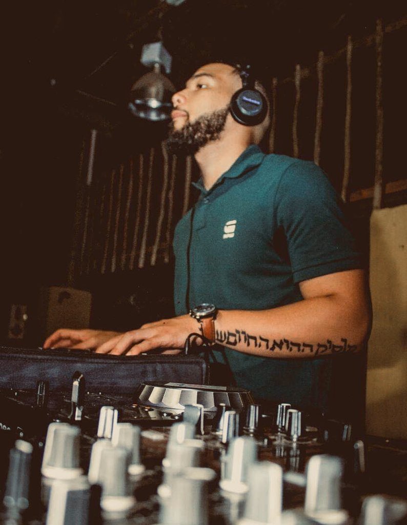 WayneO_DJ's tweet photo. Don’t stop until you’re proud. https://t.co/7pCCrST5eE