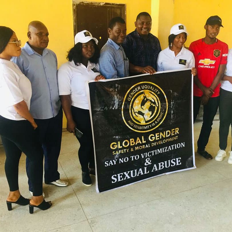 GlobalGenderDev's tweet photo. F.Ct department of mass Education vocational training center kwali Abuja staffs and GG crews https://t.co/fciVbaSzLK