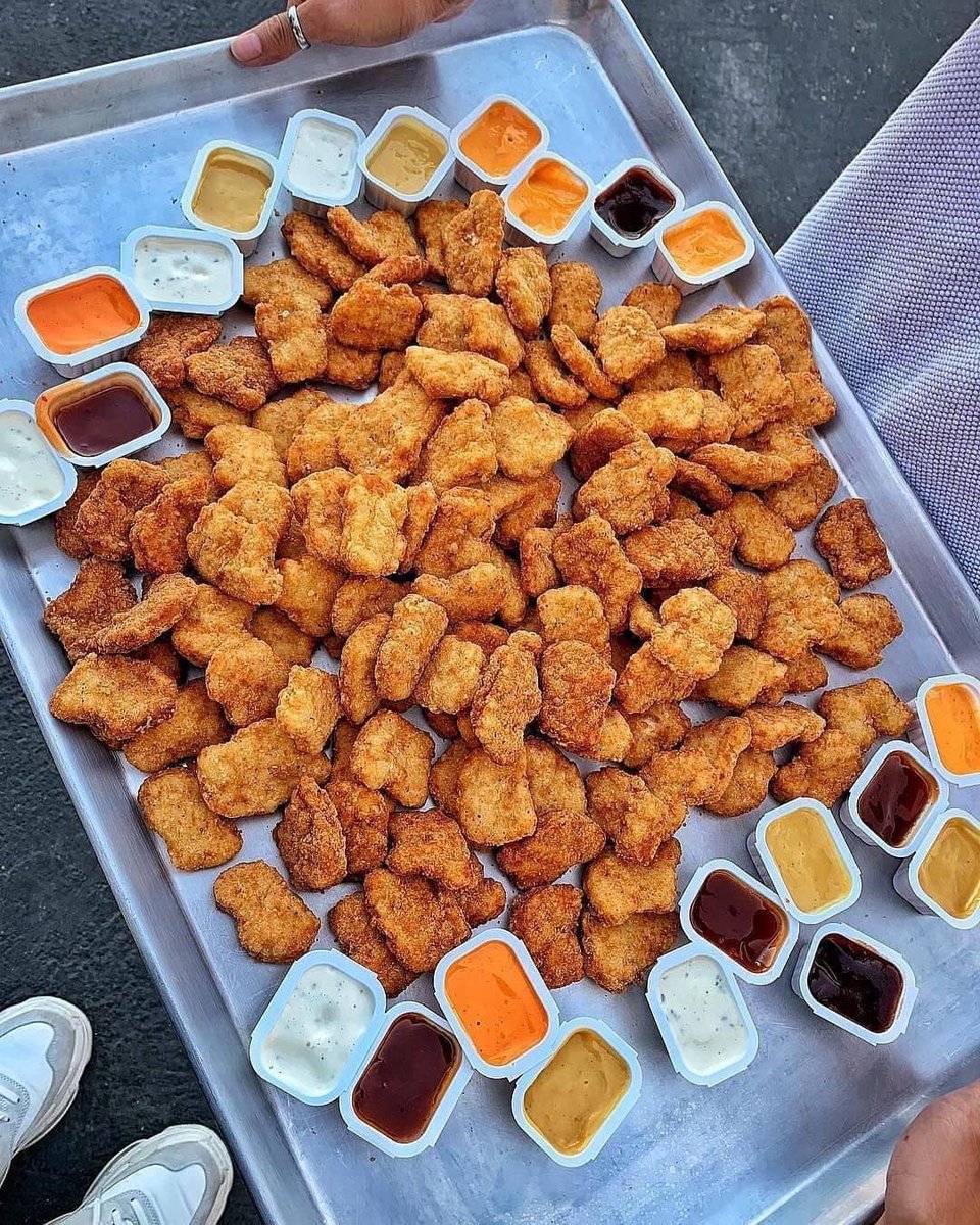 OfficialPLT's tweet photo. @ that friend who could eat all this 😱😅🍗 https://t.co/ovRyPyWXy2