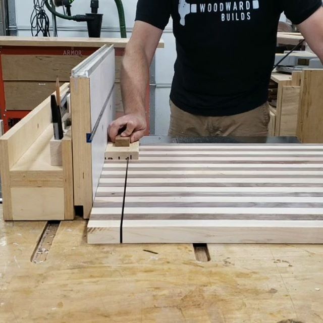MWAWoodworks's tweet photo. You've seen me use this table saw fence probably a thousand times on IG. It has been a workhorse in my shop for 5 years now. I finally got around to explaining it all for you over on youtube (link in bio 👉 @mwawoodworks) I also have plans available f… https://t.co/wHKEWhNnLk https://t.co/i265gKS93z