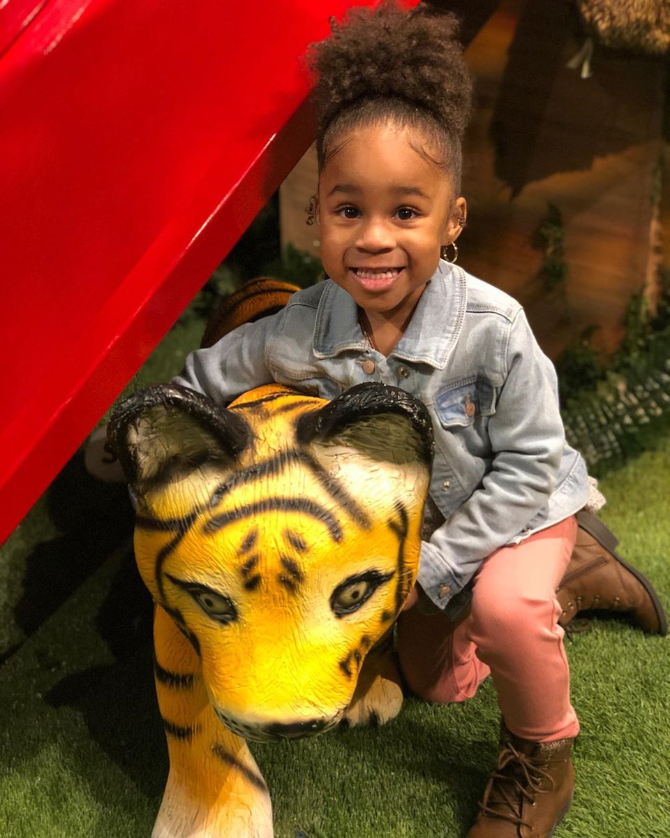 Make new friends on your adventure. ❤️ #ToysRUsAdventure 📷: @charismacoffin