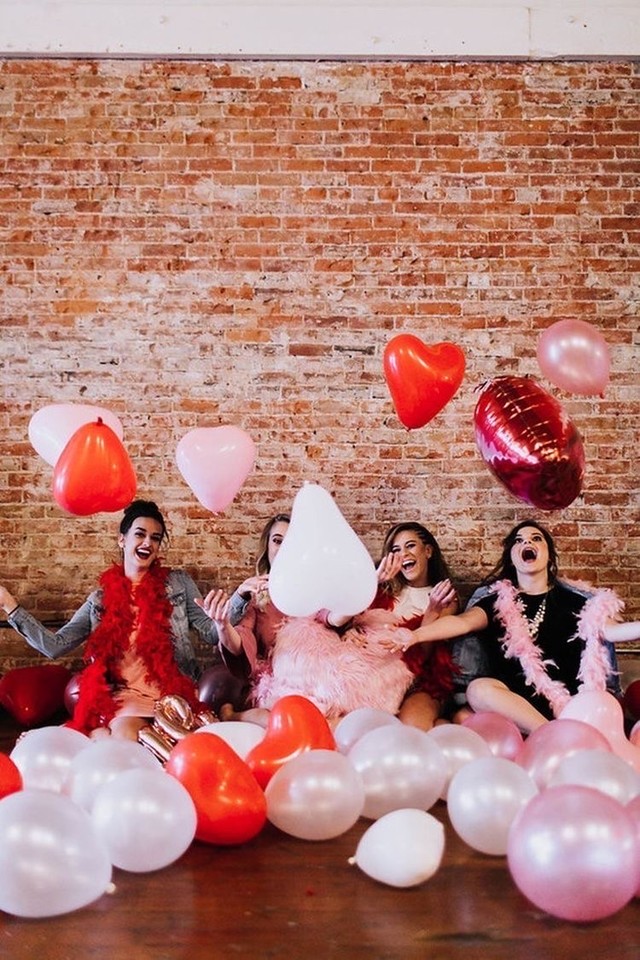 fiestaboutique's tweet photo. #FiestaBoutique quiere celebrar con ustedes este #SanValentin #Diadelamorylaamistad #14defeberero #amor #BFF #novios #esposos #teamo #iloveyou #amigas #amigos 

Llámanos o escríbenos y te diremos cómo podemos ser tu #cómplice #WhatsApp https://t.co/PbKfwgpvlK o 📱5543575912 https://t.co/62RMLRSAv1