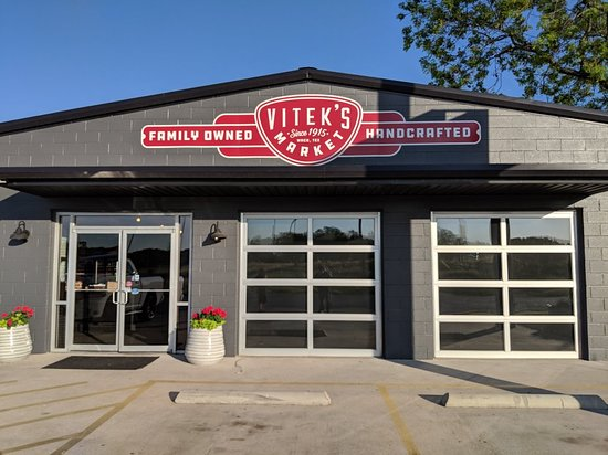 GutPak's tweet photo. Did you know we offer catering? Order off our menu or we’ll customize any catering order just for your group or occasion! 
#viteks #bbq #waco https://t.co/SuBHTjIadh https://t.co/Ig7bUQG1wf