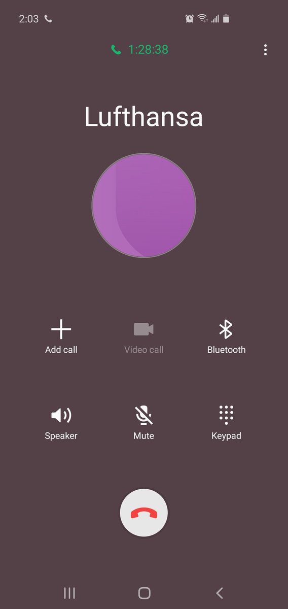 skilicious's tweet photo. @lufthansa @Lufthansa_USA 1.5 hours and your service center doesn't answer. #notCustomerService https://t.co/tECwBEECoa