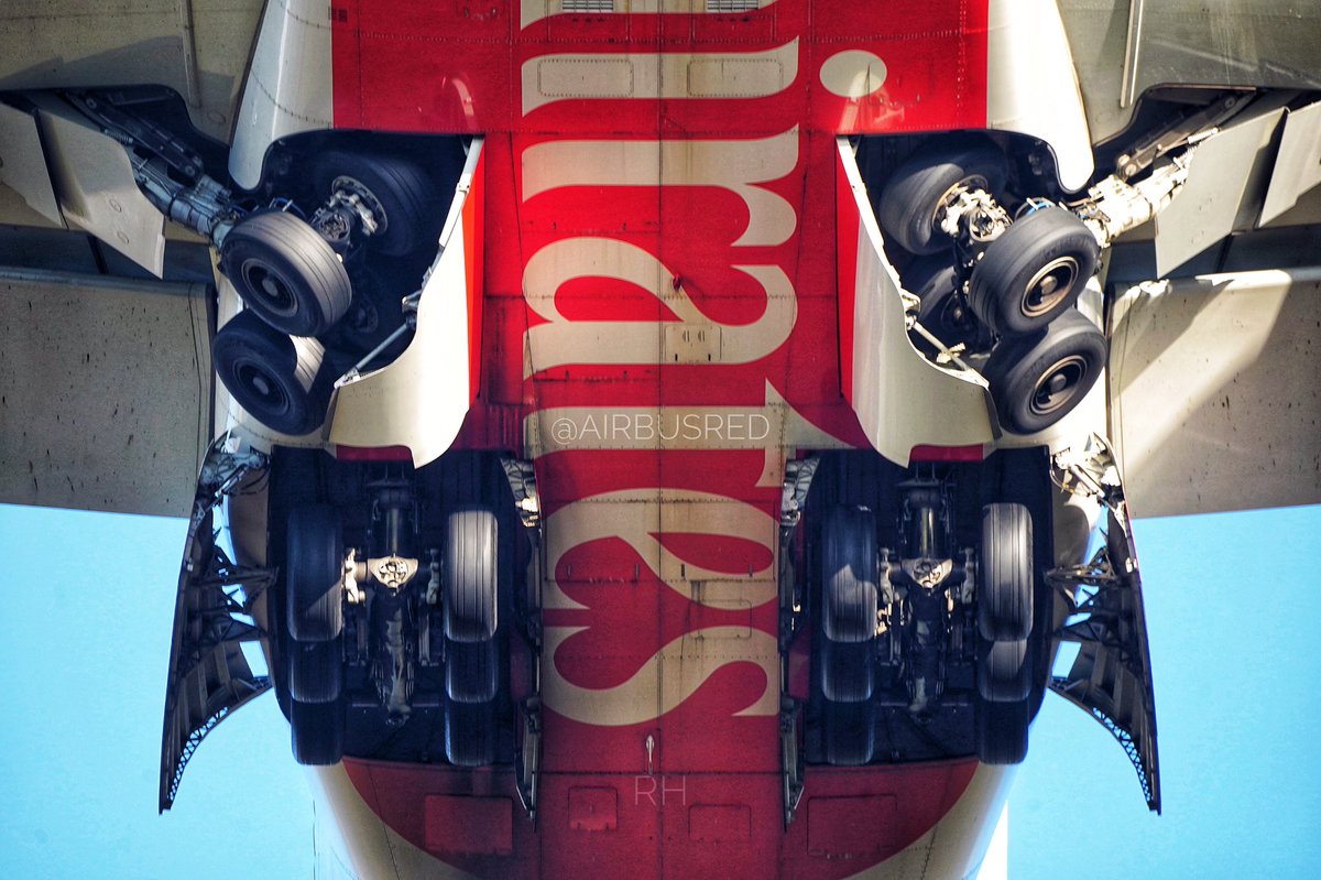 AirbusRed's tweet photo. ‘Gear Up’. 20 of the 22 wheels on this @emirates Airbus A380 in retraction after departure from @manairport to Dubai. One of three daily flights. Impressive engineering designed to support 500+ tonnes of Airbus. #A380 @AirbusintheUK @CollinsAero @airbus #Emirates https://t.co/wT1TBflsZM
