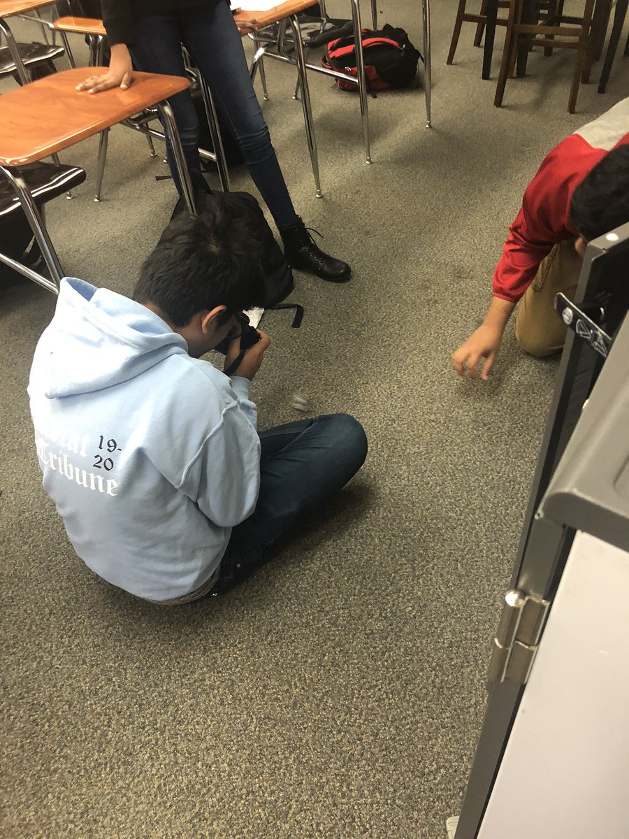 msdecks's tweet photo. I always feel like I don’t teach photojournalism and technique well but thanks to @jraisner ‘s AWESOME camera basics lesson today students had so much fun and learned so much shooting hot wheels cars 🚗 ! #jeanc #photojournalism @wildcattribune https://t.co/NHAU0JoM6K