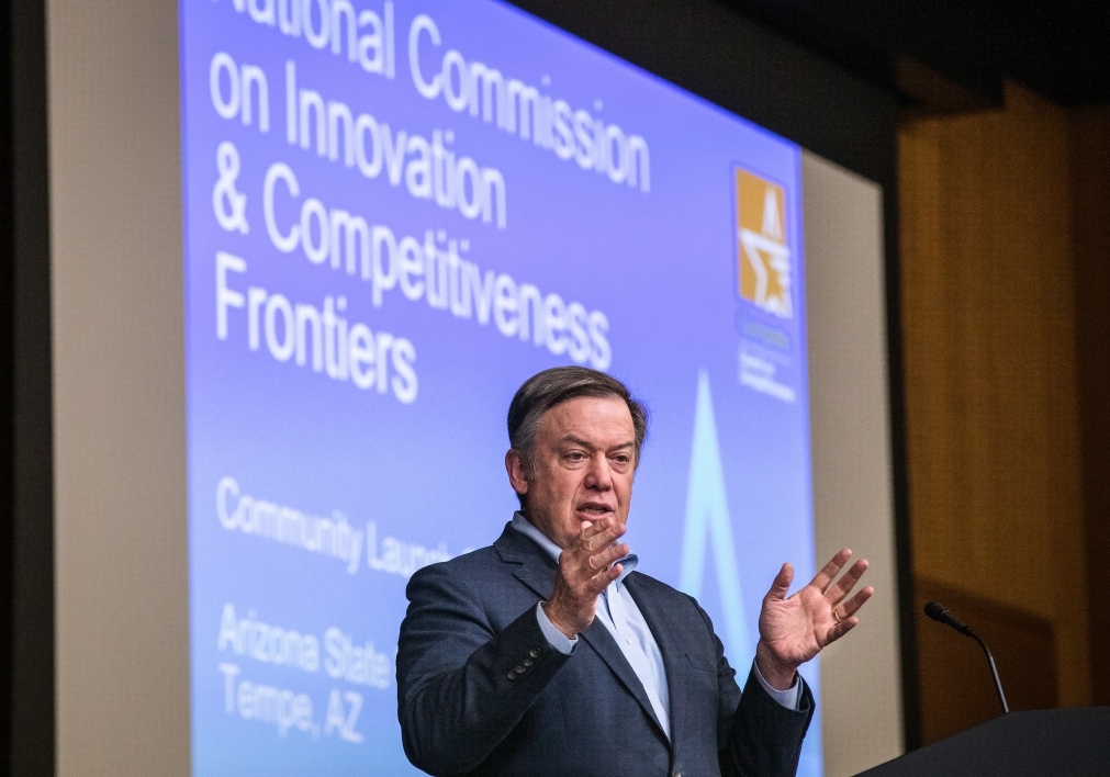 ASUEmbeddedness's tweet photo. "What we need is more innovation, more innovators, more perspectives, more solutions, more energy." - @ASU @michaelcrow at @CompeteNow's new Nat'l #CompeteCommission
https://t.co/74g7yNoA0G
#ASUEmbeddedness @LukeTate @asunews
📷: @charlieleight https://t.co/NrtHMkw5Xk