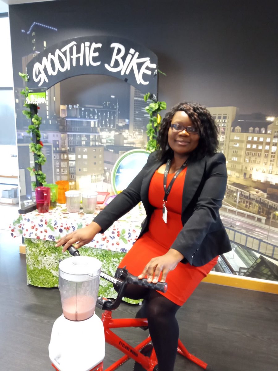 CycloneWorks's tweet image. Another work place health day today in Solihull, we made over 100 smoothies throughout the day and everyone thoroughly enjoyed it! #cycloneworks #smoothiebike #smoothie #cycle #bike #healthy #vegan #solihull #fun #health