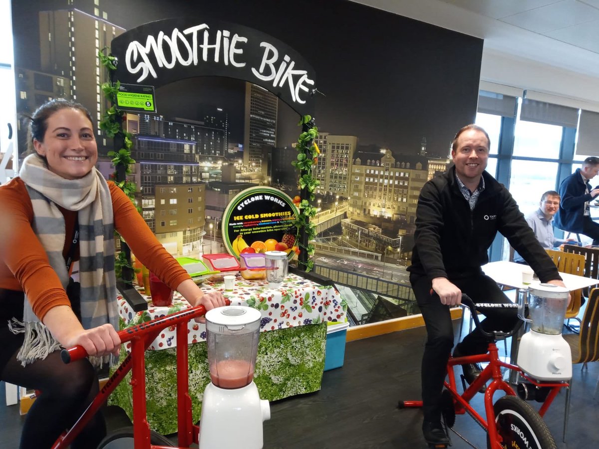 CycloneWorks's tweet image. Another work place health day today in Solihull, we made over 100 smoothies throughout the day and everyone thoroughly enjoyed it! #cycloneworks #smoothiebike #smoothie #cycle #bike #healthy #vegan #solihull #fun #health