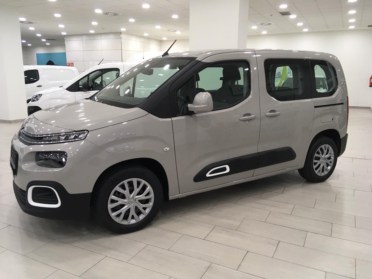 urkiolamotor's tweet photo. 🤩OFERTAS KM0 ENERO🤩
👉Berlingo Talla M BlueHDi 75 CV Feel 15.900€
👉C3 Puretech 82CV S&amp;S Feel 12.900€
👉C3 Aircross Puretech 110CV 16.900€
👉C5 Aircross BlueHDi 130CV Live 20.900€ https://t.co/9MiLIyX8dG
