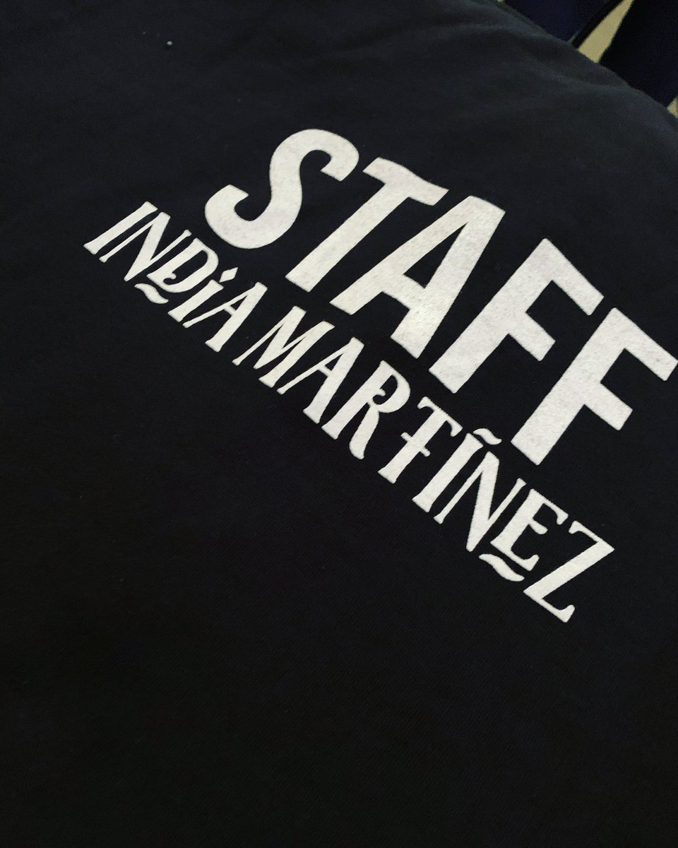 SerigrafiaStaff's tweet photo. Uniformes para el equipo de gira de India Martinez para esta nueva gira mundial 
#indiamartinez #staff #camisetasstaff #gira #serigrafia #networking #tallerdeserigrafia #serigrafiatextil #serigrafia #screenprint #screenprinting #tutallerdeserigrafia  #pedidoespecial #estampacion https://t.co/COWZ0Z6fUc