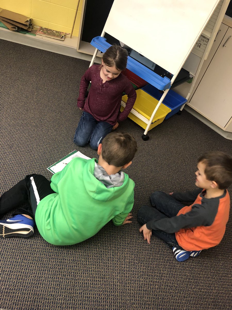 robinkramer's tweet photo. Fiction vs Nonfiction book tasting #weetigers #willardtigers #firstgrade @asmithladc4_amy https://t.co/99hoPLC2BI