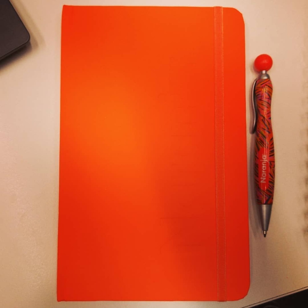 ellie_ffe's tweet photo. New notebook 🧡 by @naranja 

.

#bulletjournal #bujo #writing #organizedlife #worknotes (at Casa Naranja, Cordoba)

https://t.co/16KxCqfwTx https://t.co/jZcZXsOlz3